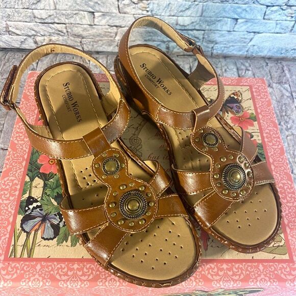 Studio Works Wedge Sandals Size 8 Faux Leather Cushioned Insoles Bohemian - Picture 1 of 9